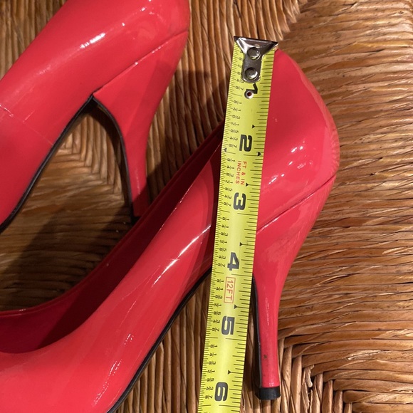 PROM Barbie Pink BCBGeneration peep toe shiny heels size 9B - Picture 7 of 7